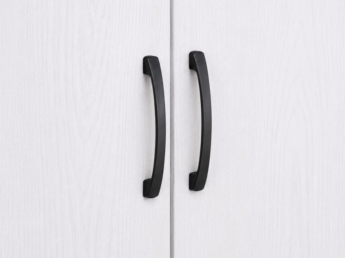 Armoire ELSA 2 portes aspect chêne avec étagères | PROCONFORT
